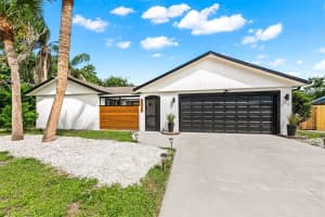 2911 WOODPINE COURT, SARASOTA, FL 34231 - MLS#MFRW7881796