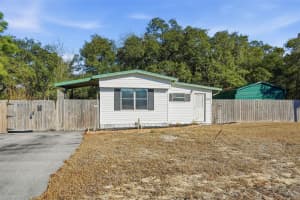 9727 Lake Dr, WEEKI WACHEE