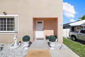 11951 208TH TERRACE, MIAMI, FL 33177 - MLS#MFRW7882526