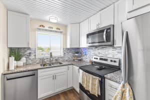 3710 LAKE BAYSHORE DRIVE, BRADENTON, FL 34205 - MLS#MFRW7883123