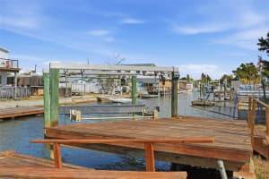 6727 Albatross Ln, HUDSON