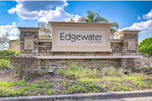 2609 Oleander Lakes Dr, BRANDON