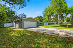 212 131ST AVENUE, TAMPA, FL 33612 - MLS#MFRW7883800
