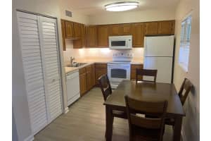 370 BASE AVENUE, VENICE, FL 34285 - MLS#MFRW7883884