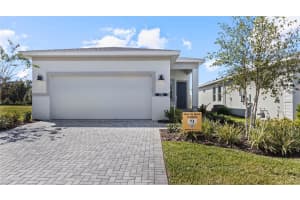 574 HAMMOCK OAKS BOULEVARD, LADY LAKE, FL 32159 - MLS#MFRW7884331