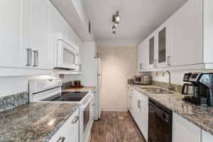 10355 PARADISE BOULEVARD, TREASURE ISLAND, FL 33706 - MLS#MFRW7884384