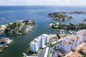 1365 SNELL ISLE BOULEVARD, ST PETERSBURG, FL 33704 - MLS#MFRW7884678