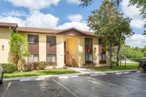 513 FAIRWAYS CIRCLE, OCALA, FL 34472 - MLS#MFRW7884720