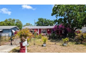 4737 Longwood Ave, HOLIDAY