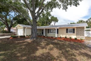 6860 14TH WAY, ST PETERSBURG, FL 33705 - MLS#MFRW7885393