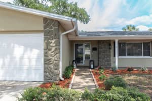 6860 14TH WAY, ST PETERSBURG, FL 33705 - MLS#MFRW7885393