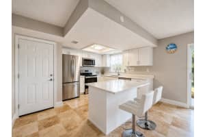 8818 BAY POINTE DRIVE, TAMPA, FL 33615 - MLS#MFRW7885446