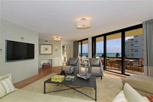 2660 S Ocean Blvd, Palm Beach, FL 33480, Sold 02/18/14