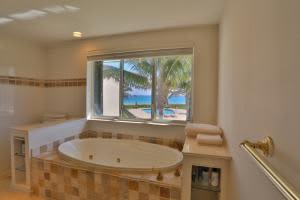 6711 N Ocean Blvd APT 6, Ocean Ridge, FL 33435, Sold 10/07/15