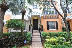 325 W Mallory Cir, Delray Beach, FL 33483, Sold 09/05/14