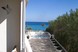 3545 S Ocean Blvd, South Palm Beach, FL 33480, Sold 12/01/14