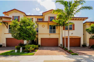 106 W Prive Cir w 4, Delray Beach, FL 33445, Sold 08/14/14