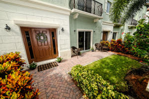35 NW Chaucer Ln, Boca Raton, FL 33432, Sold 09/29/14
