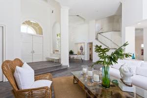 3798 NE 7th Dr, Boca Raton, FL 33431, Sold 07/06/16