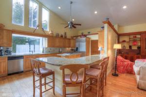 6822 Bayshore Dr, Lake Worth, FL 33462, Sold 11/06/15