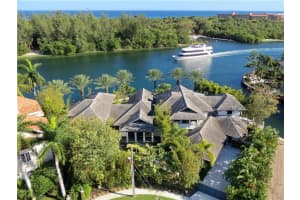 880 NE 33rd St, Boca Raton, FL 33431, Sold 04/29/15