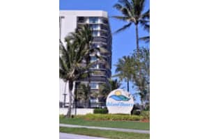 8880 S Ocean Dr, Jensen Beach, FL 34957, Sold 05/26/15