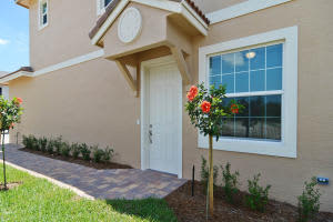 647 SW Glen Crest Way, Stuart, FL 34997, Sold 08/17/15