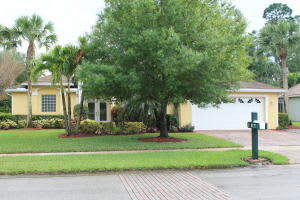 8137 SW Yachtsmans Dr, Stuart, FL 34997, Sold 04/30/15