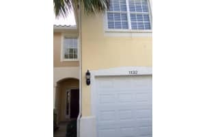 1132 Pinewood Lake Ct, Greenacres, FL 33415, Sold 10/02/15