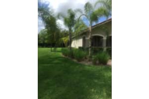 6725 Osage Cir, Greenacres, FL 33413, Sold 09/14/15