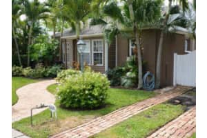 600 Westwood Rd, West Palm Beach, FL 33401, Sold 08/11/15