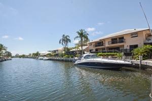 5286 Boca Marina Cir S, Boca Raton, FL 33487, Sold 09/08/15