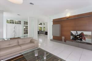 890 Periwinkle St, Boca Raton, FL 33486, Sold 08/25/17