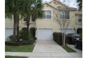 1013 Pinewood Lake Ct, Greenacres, FL 33415, Sold 10/06/15