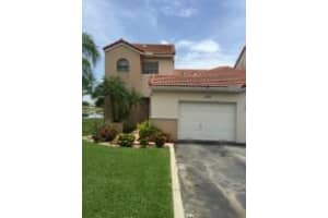 8215 NW 70th St, Tamarac, FL 33321, Sold 11/20/15