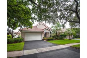 9741 NW 18th Dr, Plantation, FL 33322, Sold 09/23/15