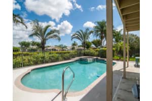 8900 Aubrey Ln, Boynton Beach, FL 33472, Sold 06/29/16