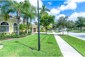 10625 Oak Meadow Ln, Lake Worth, FL 33449, Sold 01/07/16