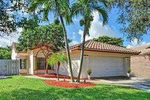 4142 NW 2nd St, Delray Beach, FL 33445, Sold 11/04/15