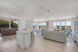 790 Andrews Ave APT C303, Delray Beach, FL 33483, Sold 12/10/15