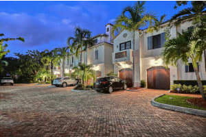 825 NE 1st St, Delray Beach, FL 33483, Sold 12/21/16