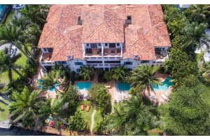 825 NE 1st St, Delray Beach, FL 33483, Sold 12/21/16