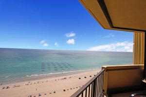 2800 N Ocean Dr, Riviera Beach, FL 33404, Sold 04/18/16