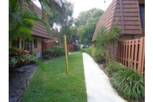 1440 N Lawnwood Cir #19d, Fort Pierce, FL 34950, Sold 02/03/16