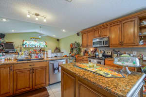 3896 Cypress Lake Dr, Lake Worth, FL 33467, Sold 11/07/16