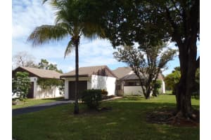 6430 Pinehurst Cir E28, Tamarac, FL 33321, Sold 12/04/15