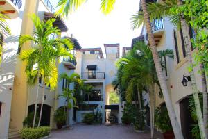 65 NE 4th Ave, Delray Beach, FL 33483, Sold 01/08/16