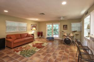 4702 Sunset Dr, Vero Beach, FL 32963, Sold 01/04/16