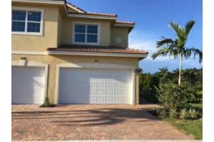 615 SW Glen Crest Way, Stuart, FL 34997, Sold 12/08/15
