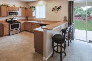 701 Carriage Lake Way, Vero Beach, FL 32968, Sold 01/19/16